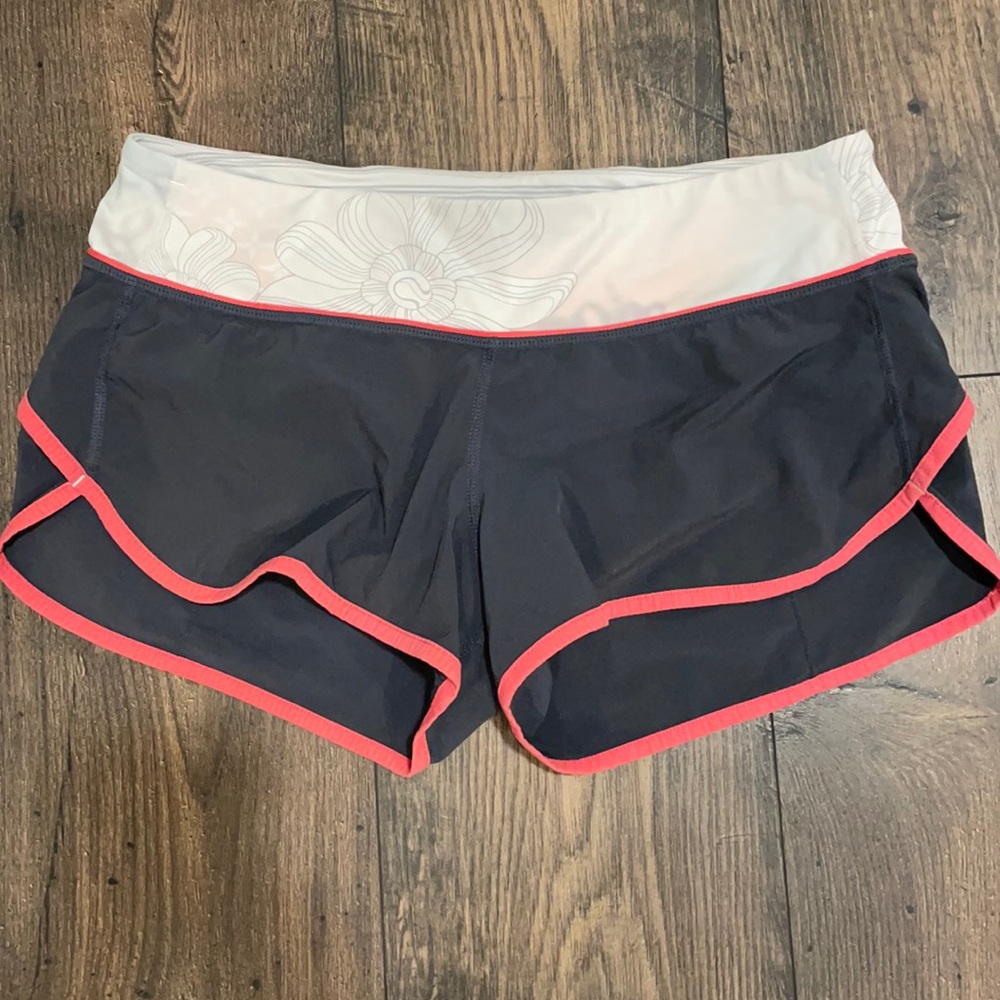 Lululemon speed shorts sz 6 lined gray
